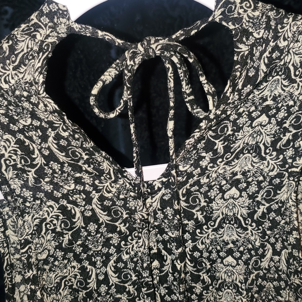 Womens sleeveless top